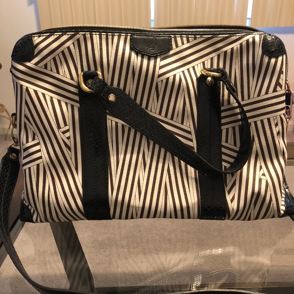 Henri Bendel Classic Tote/ Laptop Brief Work Bag - Picture 2 of 8